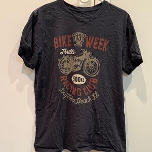 Lucky Black/ charcoal Graphic T-Shirt. Size large